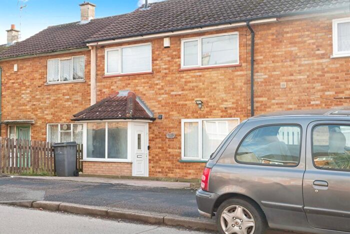 3 Bedroom Terraced House For Sale In Thurncourt Road, Leicester, LE5