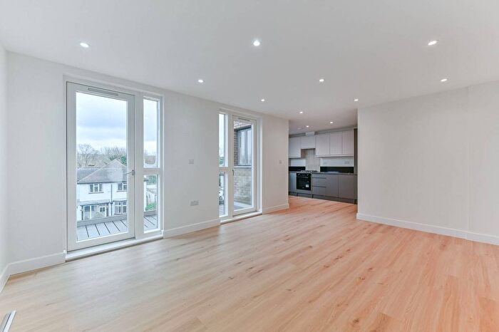 3 Bedroom Flat To Rent In Norbury Avenu, Norbury, London, SW16