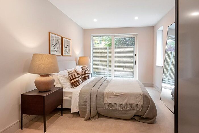 2 Bedroom Flat For Sale In Ashwood Gate, Herne Hill, SE24