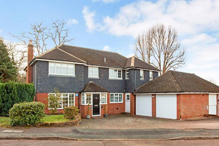 5 Bedroom Detached House To Rent In Leycester Close, GU20