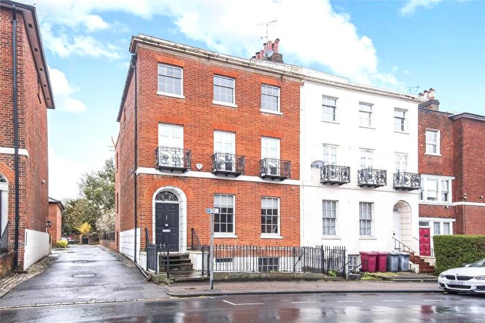 1 Bedroom Apartment To Rent In Russell Street, Reading, Berkshire, RG1