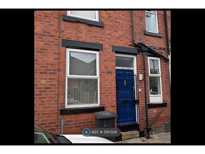 2 Bedroom Terraced House To Rent In Kepler Grove, Leeds, LS8