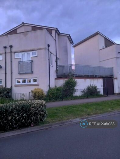3 Bedroom End Of Terrace House To Rent In Addington Avenue, Wolverton, Milton Keynes, MK12