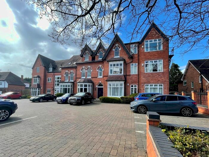 2 Bedroom Flat To Rent In Apt Kineton Green Road, Solihull, West Midlands, B92