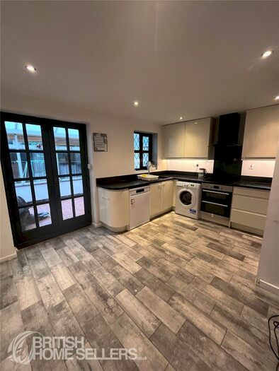 3 Bedroom Detached House For Sale In Furnace Close, Wombourne, Wolverhampton, Staffordshire, WV5