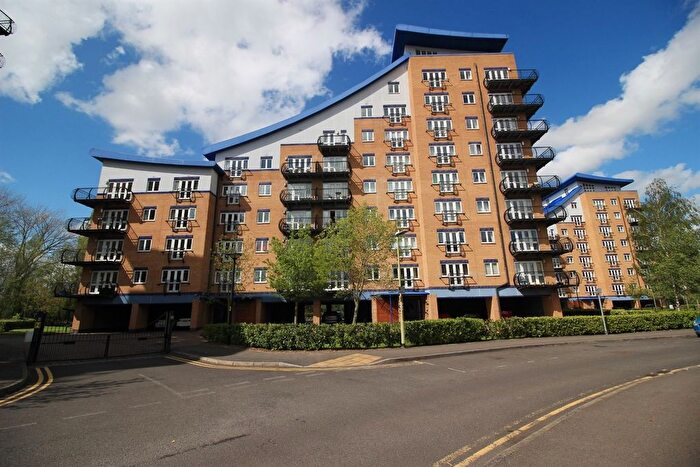 2 Bedroom Flat To Rent In Luscinia View, Reading, RG1