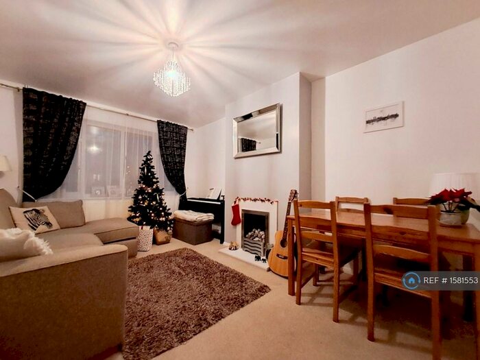 2 Bedroom Maisonette To Rent In Cemmaes Meadow, Hemel Hempstead, HP1