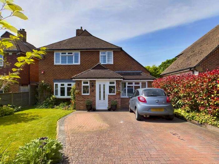 4 Bedroom Property For Sale In Exeter Close, Tonbridge, Kent TN10