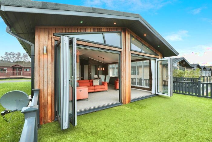 2 Bedroom Park Home For Sale In Lound Hall Estate, Bothamsall, Retford, DN22