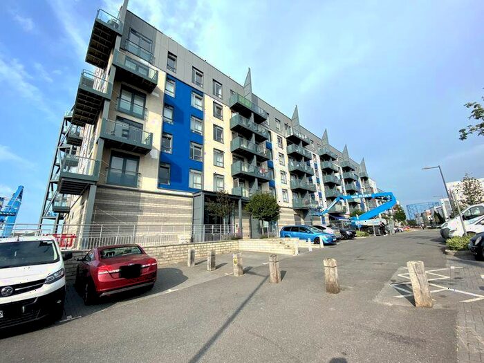 Flat To Rent In The Boathouse, Ocean Drive, Gillingham, ME7