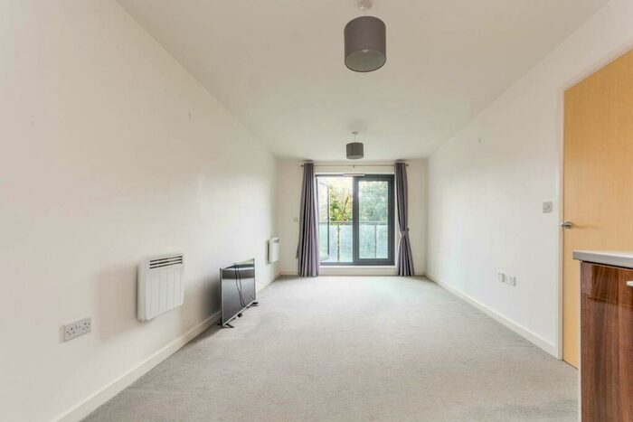 1 Bedroom Flat To Rent In Guildford Road, Woking, GU22