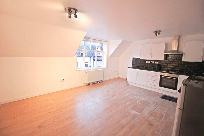 1 Bedroom Flat To Rent In Westleigh Road, West End, Leicester, LE3