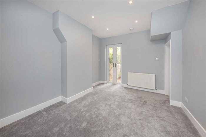 1 Bedroom Flat To Rent In Niton Road, Kew, Richmond, TW9