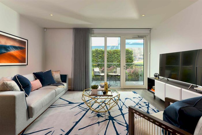 1 Bedroom Flat To Rent In Cassini Apartments, Cascade Way, W12