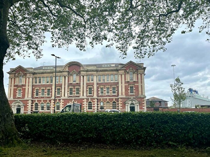 2 Bedroom Apartment To Rent In Admiralty House, City Centre, SO14