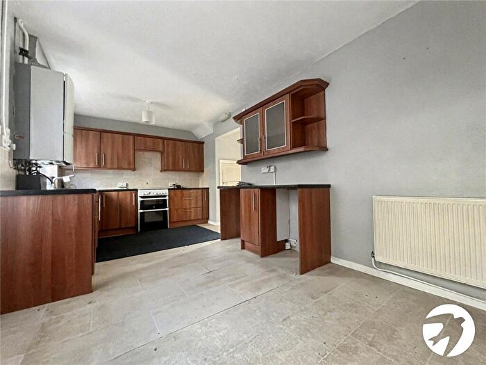 3 Bedroom Semi Detached House For Sale In Carnation Road, Rochester, Kent, ME2