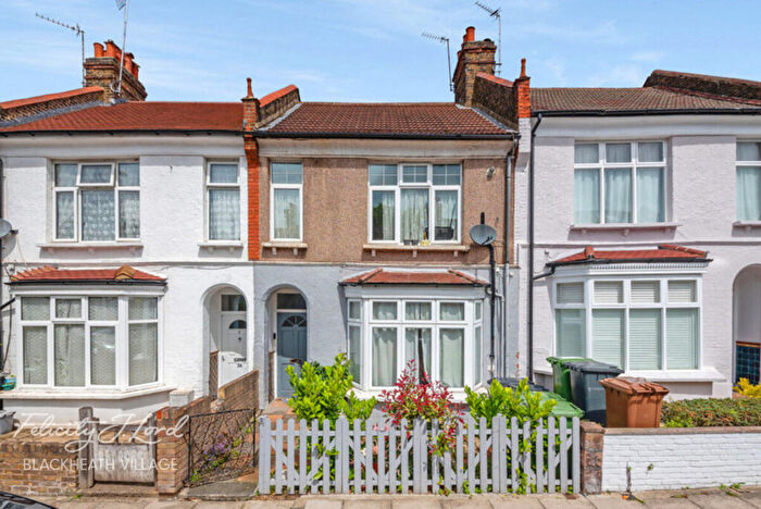 2 Bedroom Flat For Sale In Boyne Road, London, SE13