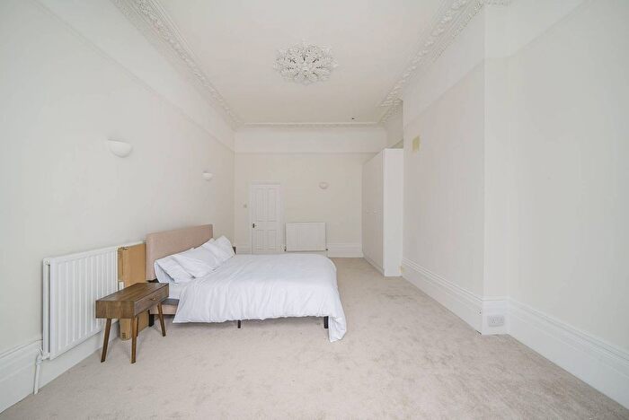 1 Bedroom Flat To Rent In Finborough Road, Chelsea, London, SW10