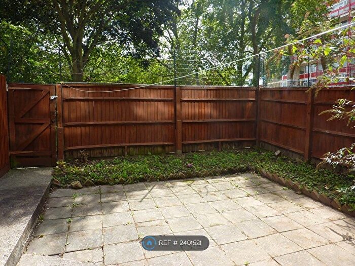 4 Bedroom Maisonette To Rent In Earlsferry Way, London, N1