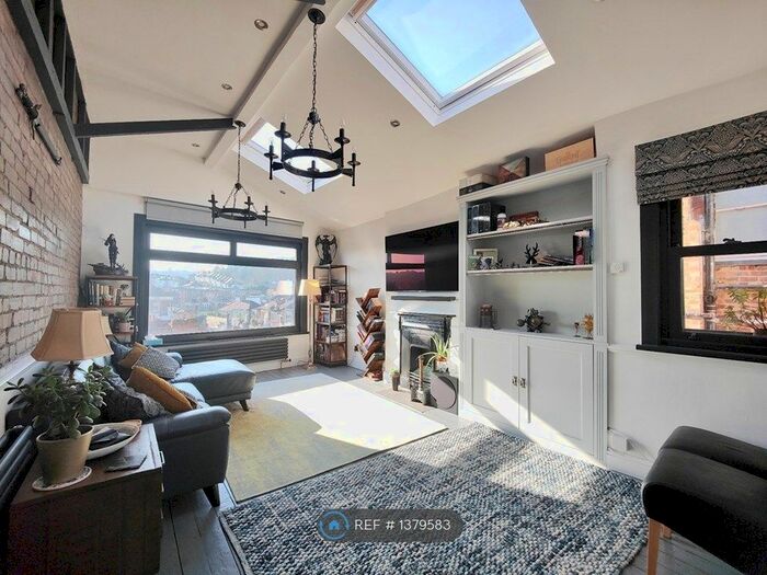 2 Bedroom Flat To Rent In Muswell Hill, London, N10