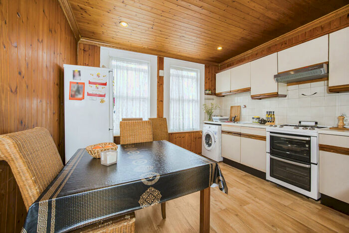 1 Bedroom Flat For Sale In Morieux Road, E10