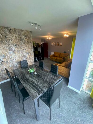 2 Bedroom Flat To Rent In Copper Place, Manchester, M14