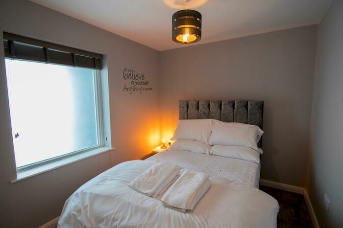 1 Bedroom House To Rent In Portland Square, Bristol, BS2