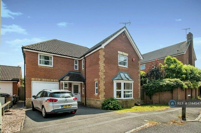 4 Bedroom Detached House To Rent In Bentley Drive, Arborfield, RG2