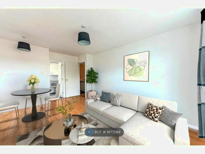 2 Bedroom Flat To Rent In Montana Gardens, London, SE26