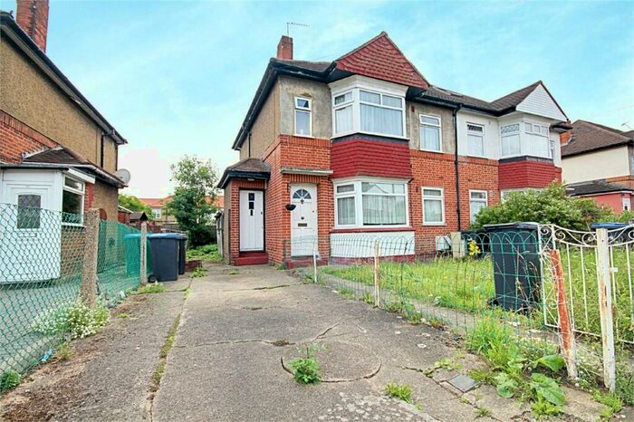 2 Bedroom Maisonette To Rent In Glenloch Road, Enfield, Middlesex, EN3