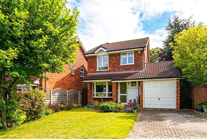 3 Bedroom Detached House For Sale In Maythorn Grove, Hillfield, B91