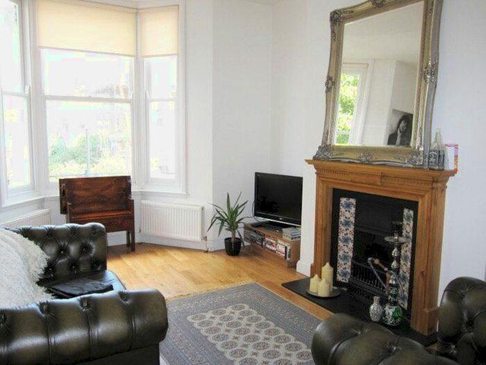 2 Bedroom Flat To Rent In Mercers Road, London, N19