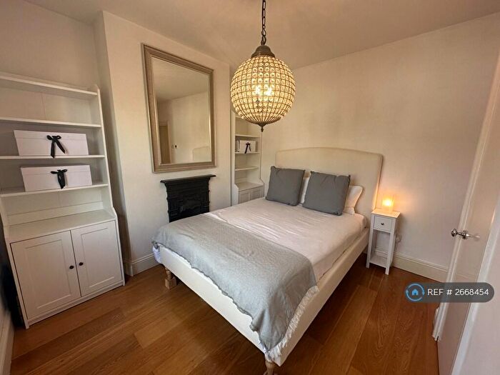 1 Bedroom Flat To Rent In Harbinger Road, London, E14