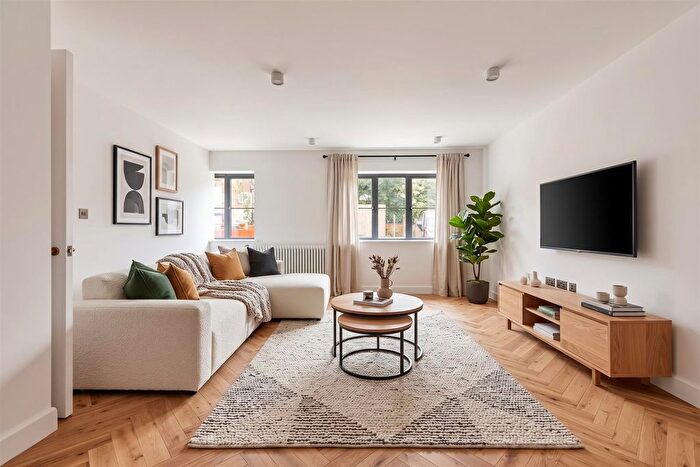 3 Bedroom Detached House For Sale In Kinsman Mews, Hertford, SG13