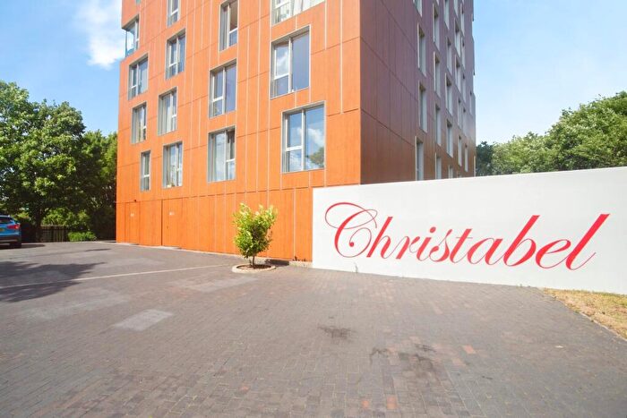 1 Bedroom Flat For Sale In Dalton Street, Manchester, Lancashire, M40