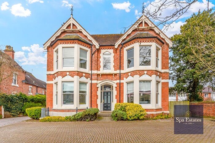 2 Bedroom Apartment For Sale In Lillington Avenue, Leamington Spa, Warwickshire, CV32