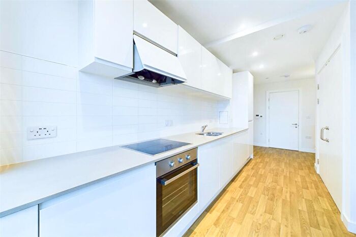 2 Bedroom Flat To Rent In Apex Gardens, London, N15