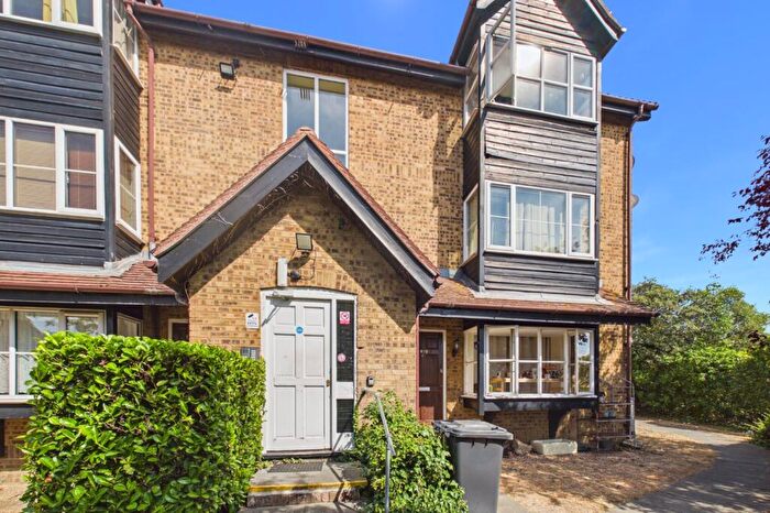Apartment For Sale In Knights Manor Way, Dartford, Kent, DA1