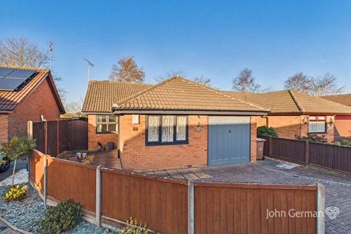 2 Bedroom Detached Bungalow For Sale In Oakwood Close, Hatton, DE65