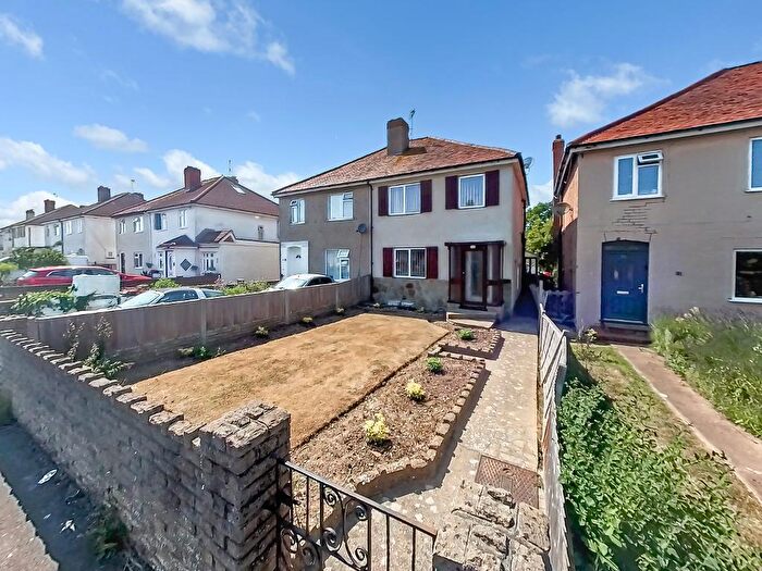3 Bedroom Semi-Detached House For Sale In Mansfield Road, Bognor Regis, West Sussex, PO22