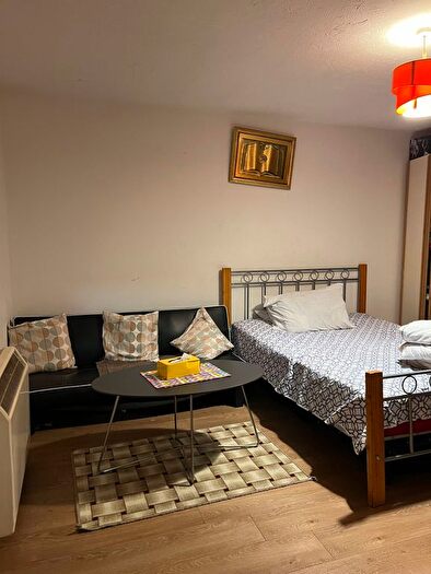 2 Bedroom Flat For Sale In Flat, Honeysuckle Court, Hyacinth Close, Ilford, IG1