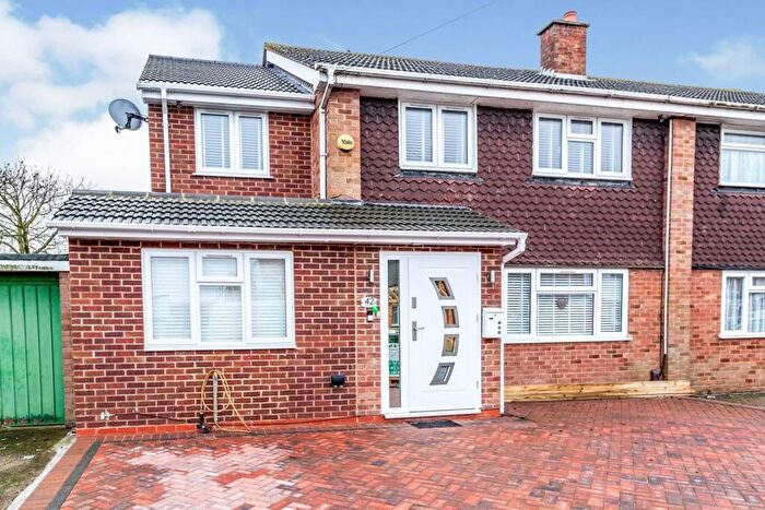 1 Bedroom Flat To Rent In Jordans Close, Stanwell, Staines, TW19