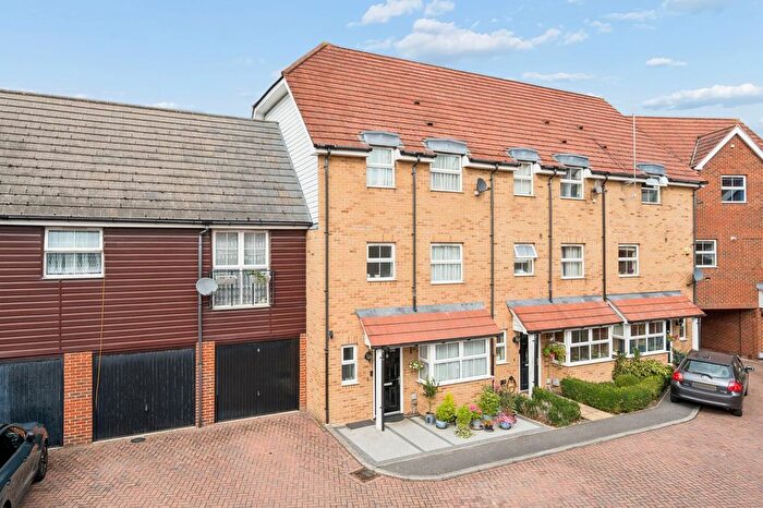4 Bedroom Town House For Sale In Benjamin Lane, Wexham, Slough, SL3