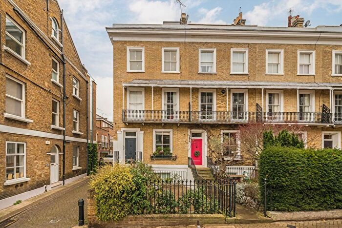 2 Bedroom Flat To Rent In Richmond Hill, Richmond, TW10