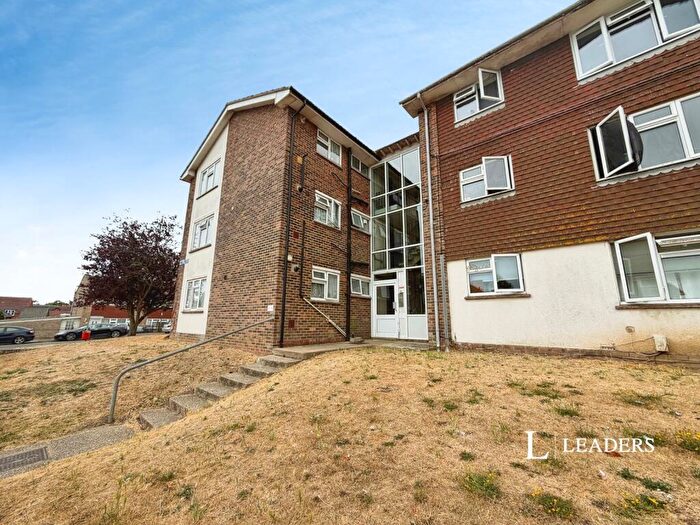 1 Bedroom Flat To Rent In Millfield, Sompting, Lancing, BN15