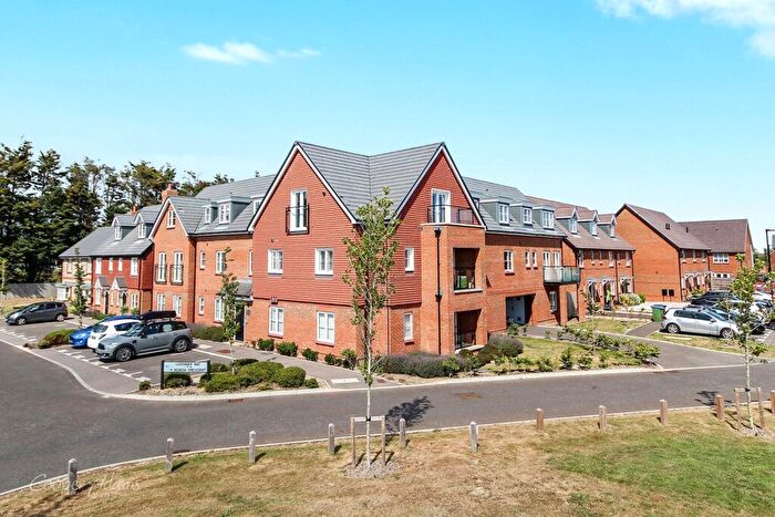 1 Bedroom Apartment To Rent In Acacia Crescent, Angmering, BN16