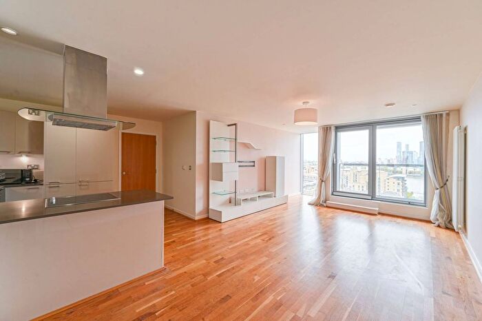 3 Bedroom Flat To Rent In Laban Walk, Deptford, London, SE8