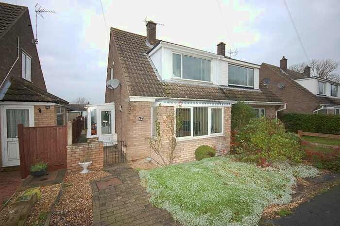 3 Bedroom Semi-Detached House To Rent In Thorold Avenue, Cranwell, NG34