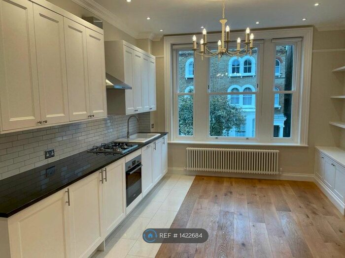 2 Bedroom Flat To Rent In First Floor, London, SW4
