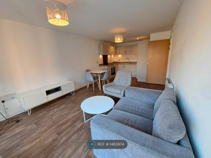 2 Bedroom Flat To Rent In Washington Apartments, Birmingham, B15